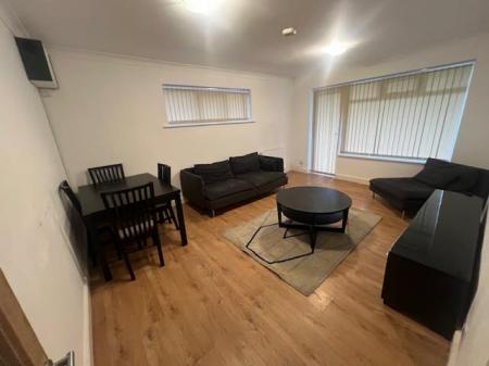 2 bedroom Flat to let in Manor Road, Bournemouth