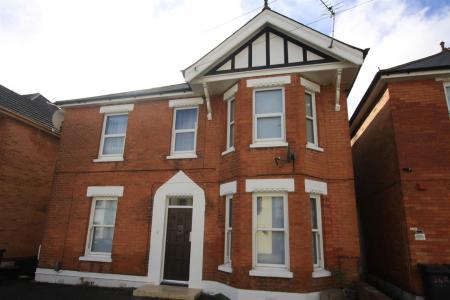 2 bedroom Maisonette to let in Curzon Road, Bournemouth