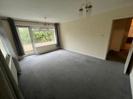 2 bedroom Flat to let in Manor Road, Bournemouth
