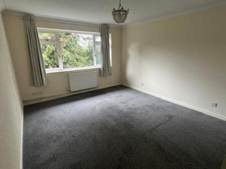 2 bedroom Flat to let in Manor Road, Bournemouth