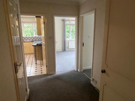 2 bedroom Flat to let in Manor Road, Bournemouth