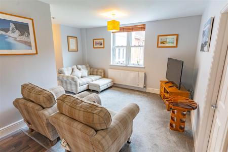 2 bedroom Flat to let in Knyveton Road, Bournemouth