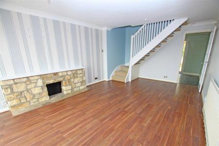 2 bedroom Terraced House to let in Kestrel Close, Ferndown