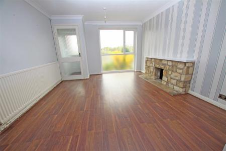 2 bedroom Terraced House to let in Kestrel Close, Ferndown