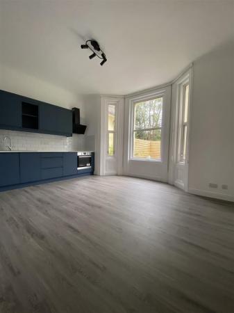 2 bedroom Flat to let in Wimborne Road, Bournemouth