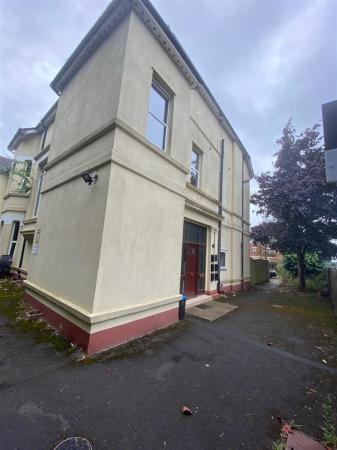 2 bedroom Flat to let in Wimborne Road, Bournemouth