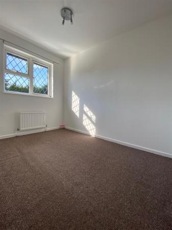 3 bedroom Semi-detached house to let in Knowlton Gardens, Bournemouth