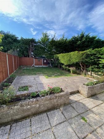 3 bedroom Semi-detached house to let in Knowlton Gardens, Bournemouth