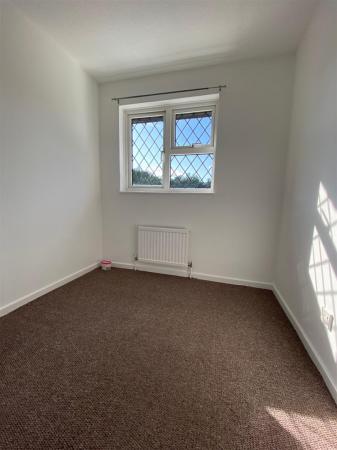 3 bedroom Semi-detached house to let in Knowlton Gardens, Bournemouth
