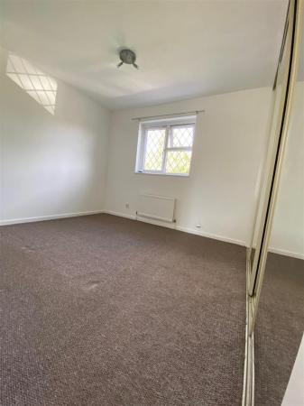 3 bedroom Semi-detached house to let in Knowlton Gardens, Bournemouth