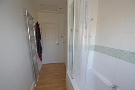 2 bedroom Flat to let in Castle Lane East, Bournemouth