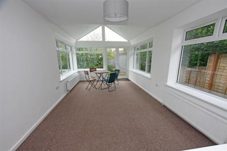 2 bedroom Detached bungalow to let in Ferris Close, Bournemouth