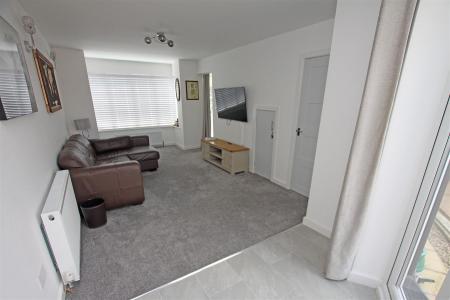 2 bedroom Detached house to let in West Way, Bournemouth