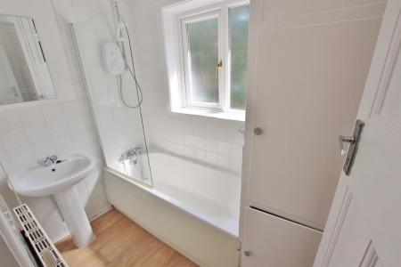 3 bedroom Detached house to let in Normanhurst Avenue, Queens Park, Bournemouth