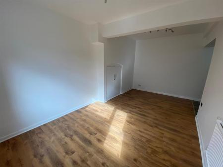 2 bedroom Flat to let in Kings Road, Bournemouth