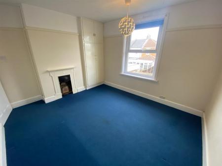 3 bedroom Semi-detached house to let in South Road, Bournemouth