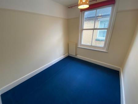 3 bedroom Semi-detached house to let in South Road, Bournemouth