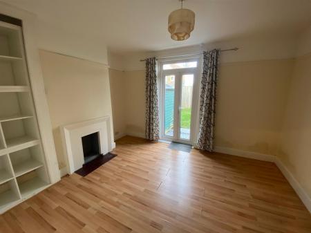 3 bedroom Semi-detached house to let in South Road, Bournemouth
