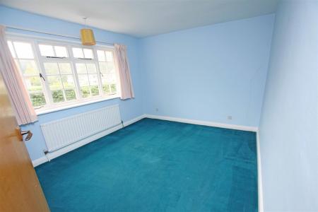 4 bedroom Detached house to let in Wychwood Close, Bournemouth