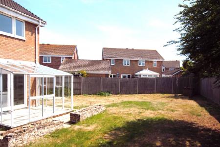 3 bedroom Semi-detached house to let in Evesham Close, Bournemouth