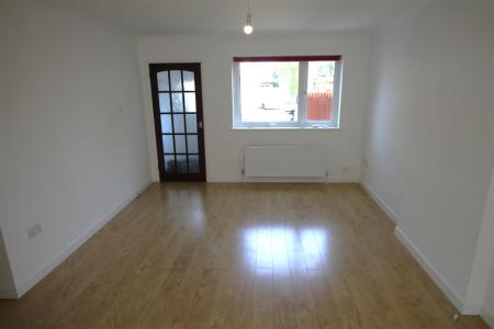 3 bedroom Semi-detached house to let in Evesham Close, Bournemouth