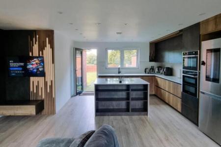 3 bedroom Detached bungalow to let in Ford Lane, Ferndown