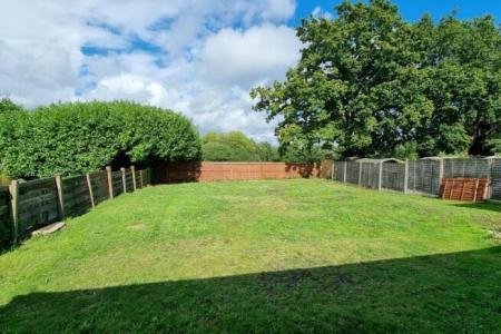 3 bedroom Detached bungalow to let in Ford Lane, Ferndown