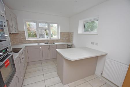 3 bedroom Detached house to let in Colemore Road, Bournemouth