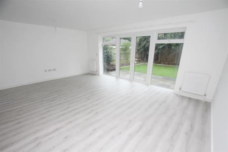 3 bedroom Detached house to let in Colemore Road, Bournemouth