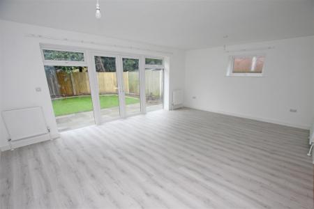 3 bedroom Detached house to let in Colemore Road, Bournemouth
