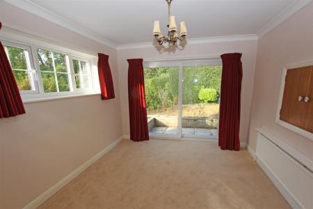 4 bedroom Detached house to let in Wychwood Drive, Bournemouth