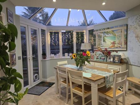 4 bedroom Detached bungalow to let in Kent Road, Poole