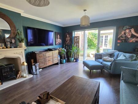 4 bedroom Detached bungalow to let in Kent Road, Poole