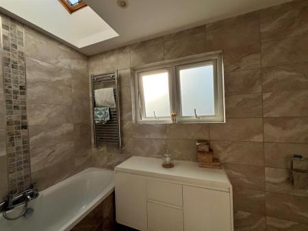 4 bedroom Detached bungalow to let in Kent Road, Poole