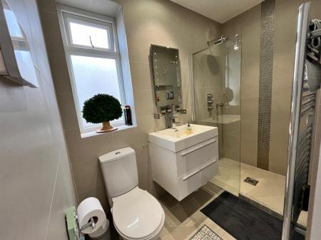 4 bedroom Detached bungalow to let in Kent Road, Poole