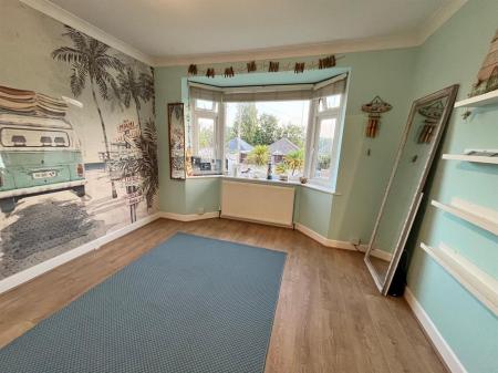 4 bedroom Detached bungalow to let in Kent Road, Poole