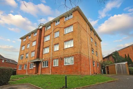 2 bedroom Flat to let in Northcote Road, Bournemouth