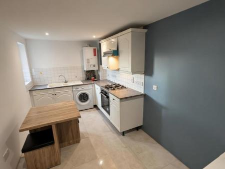 2 bedroom Flat to let in Northcote Road, Bournemouth