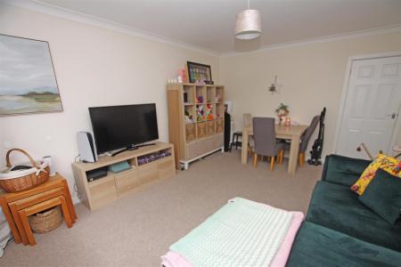 2 bedroom Flat for sale in Redhill Drive, Bournemouth