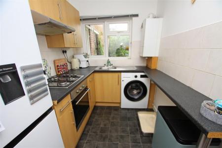 2 bedroom Flat for sale in Redhill Drive, Bournemouth