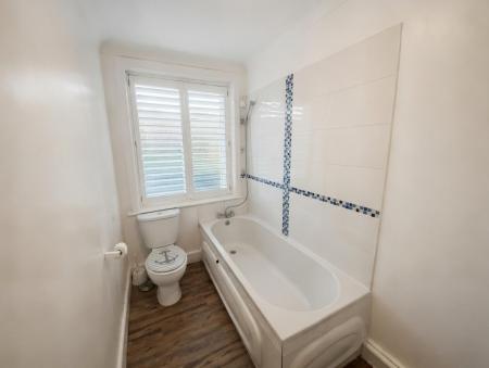 2 bedroom Apartment to let in Seabourne Road, Bournemouth