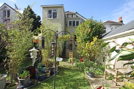 3 bedroom Detached house for sale in Pine Vale Crescent, Bournemouth