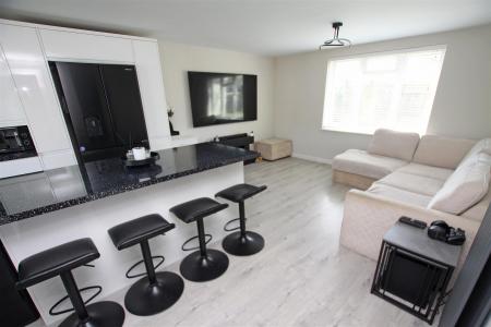 3 bedroom End of terrace house for sale in Craigmoor Avenue, Bournemouth