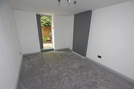 2 bedroom Flat to let in Lansdowne Road, Bournemouth