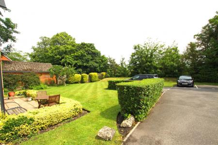 2 bedroom Flat to let in Lansdowne Road, Bournemouth