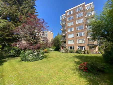 2 bedroom Flat to let in Lindsay Road, Poole