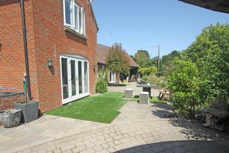 5 bedroom Detached house for sale in Holdenhurst Village Road, Bournemouth