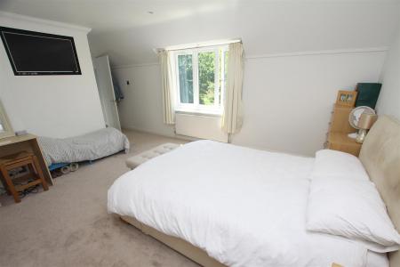 5 bedroom Detached house for sale in Holdenhurst Village Road, Bournemouth