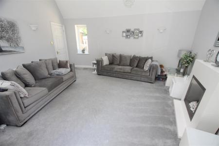 5 bedroom Detached house for sale in Holdenhurst Village Road, Bournemouth