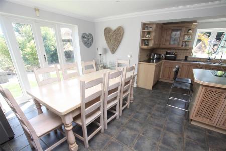 5 bedroom Detached house for sale in Holdenhurst Village Road, Bournemouth